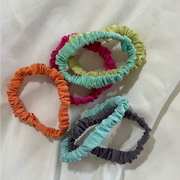6 PACK LULULEMON SCRUNCHIE SET! NWOT🩷🧡💛💚🩵💜 - Picture 2 of 3
